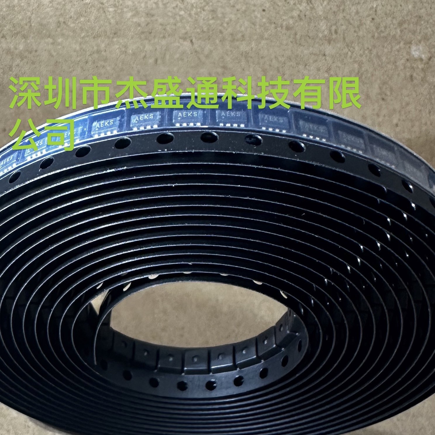 全新原装正品 MAX1472AKA+T 丝印AEKS  可直拍