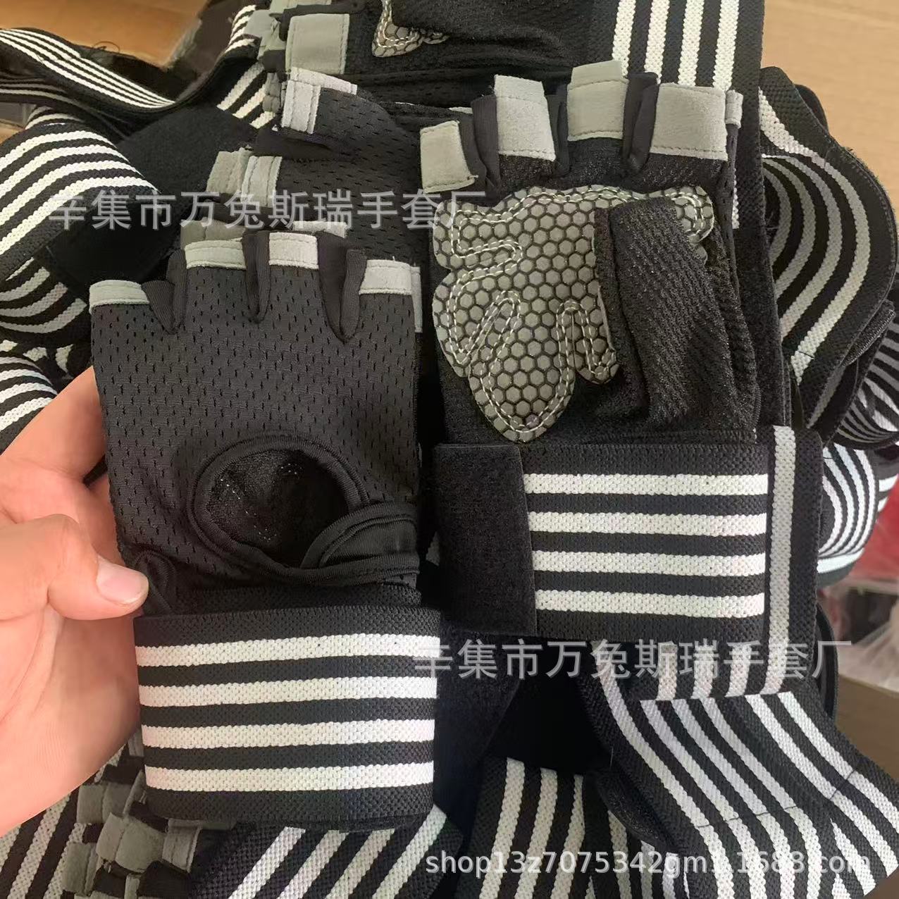 Wristband, black gloves