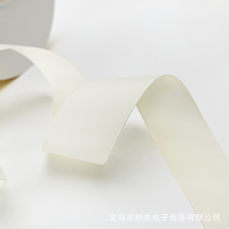 아이보리 리본 1CM 롤 꽃 폴리 에스테르 리본 2CM 의류 리본 2CM 롤 활 6MM 롤