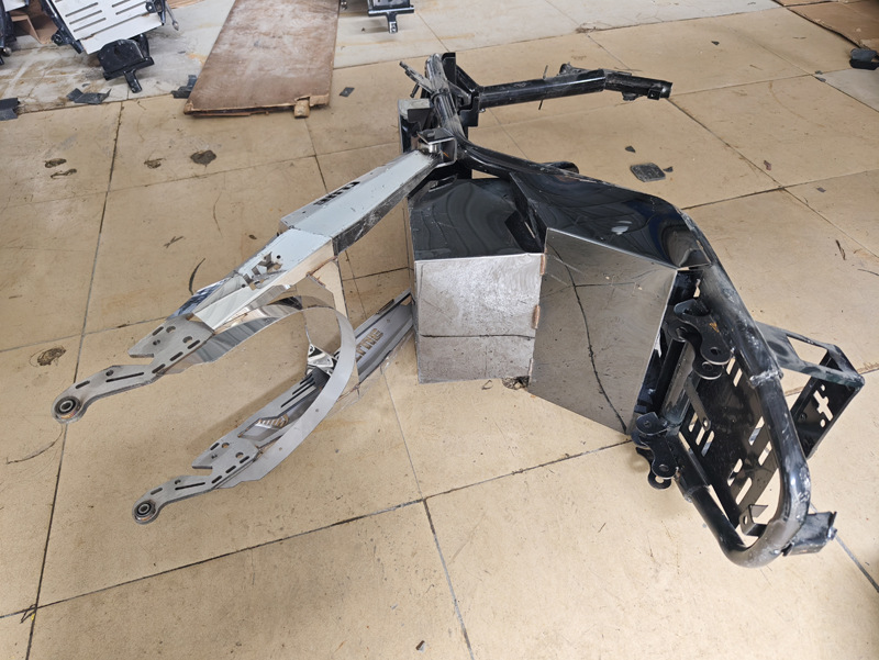 Electric motorcycle tortoise five little turtle king double extended frame to maximize the one-piece warehouse split warehouse with stainless steel flat fork in stock