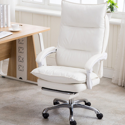 발 받침대가있는 순수한 흰색 난간