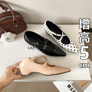 �F؛�����^������ЬŮ����A���cһ�֎��\��؈��������С���^��Ь