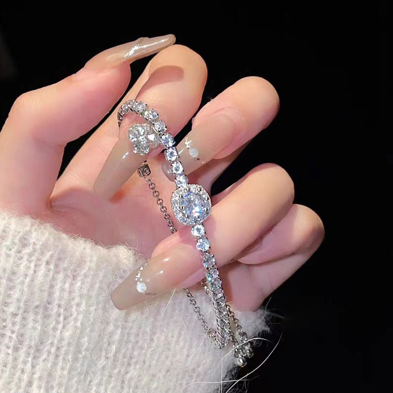 El acero de titanio no se desvanece, exquisita pulsera de circón de diamante lleno súper parpadeante, pulsera de lujo ligero, de alto nivel de nicho, personalidad simple y tirón