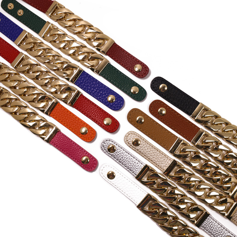 Bracciale in pelle PU tinta unita con personalità europea e americana, tendenza della personalità punk, foto di strada casual e neutra_voghion.com