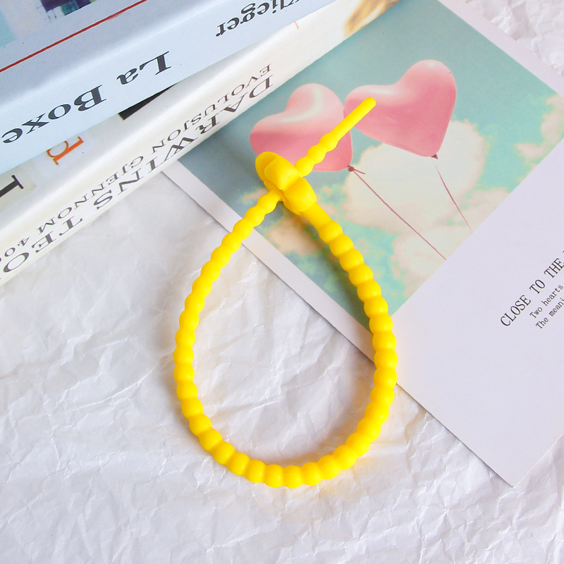 25cm colorido pequeña flor de silicona cuerda DIY joyería llavero accesorios auto-bloqueo cordón Correa cordón corbata