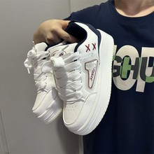 港风小众设计感星星板鞋ins超火厚底百搭运动休闲德训小白鞋子女