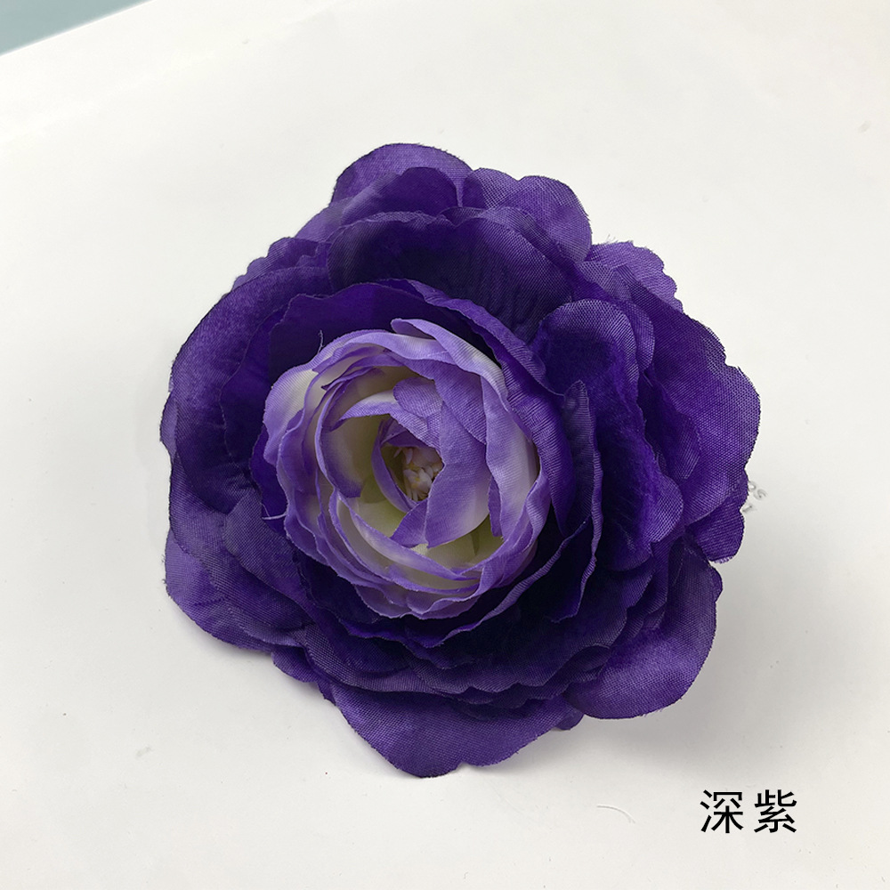 진한 보라색
