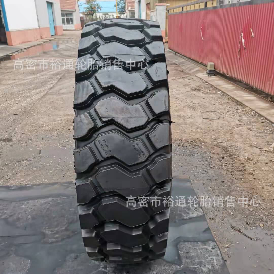 矿山全钢丝子午线轮胎16.00 1800R25 工程装载机胎18.00R25块花E4