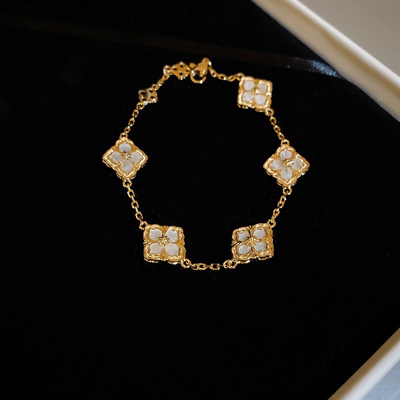 Pulsera de flores de metal transfronteriza europea y americana, nicho femenino, sentido de alta gama, pulsera simple y versátil, accesorios de joyería de lujo ligeros de moda