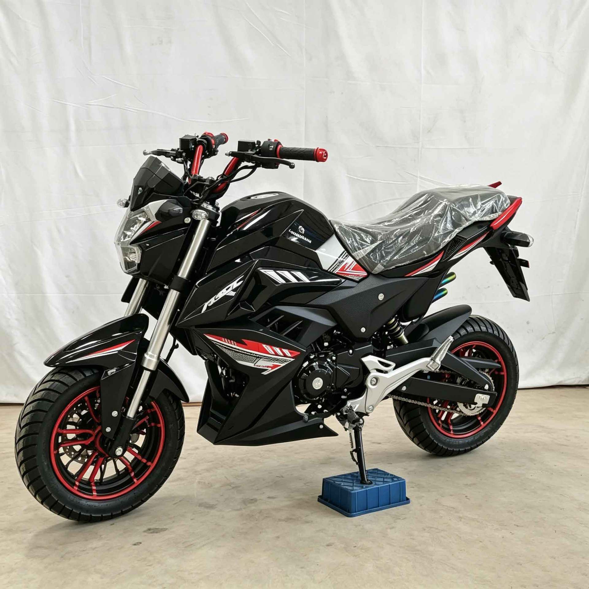 New Model Adult Street Bike Motorcycle, Stable and Durable, Black and Red, Popular Foreign Trade Commuter Vehicle, Wear-Resistant Tires, Long-Distance Riding