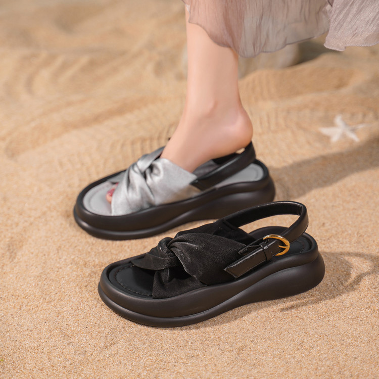Dép sandal nữ quai chữ V satin phong cách Trung Quốc, đế dày tăng chiều cao, thoải mái đa năng — đen, bạc
