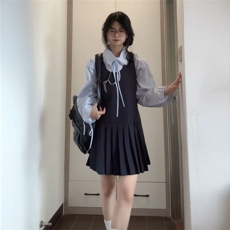 韩系穿搭一整套慵懒风无袖百褶背带连衣裙女学生搭配蓝色绑带衬衫|undefined