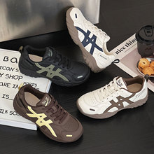 真皮运动鞋女皮面阿甘德训鞋2025新款韩版平底百搭轻便慢跑休闲鞋