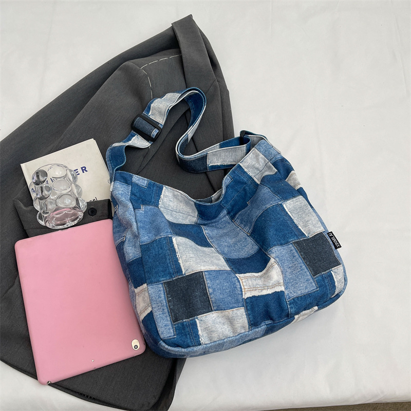 2024 verano nuevo estilo señoras de gran capacidad bolsa de mensajero de hombro de viaje al aire libre de color de contraste de moda al por mayor