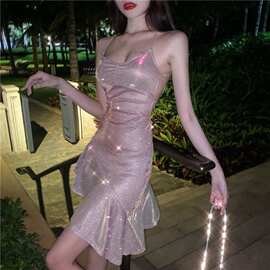 欧美挂脖鱼尾不规则辣妹露背夏季连衣裙感气质设计感裙子女性