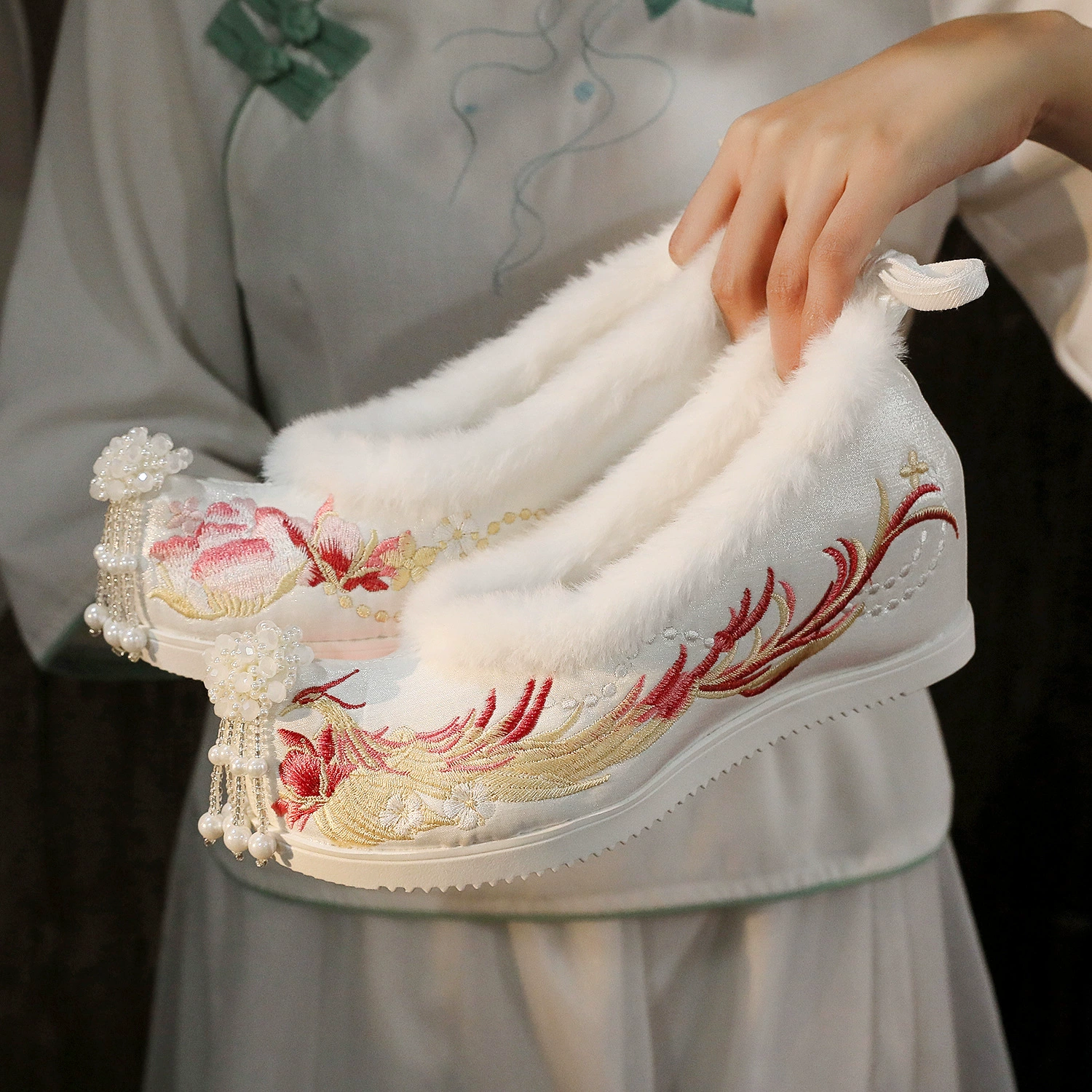 Новая обувь Hanfu, Женская Студенческая антикварная обувь с вышивкой, Женская подходящая антикварная обувь Hanfu, увеличивающая внутреннюю высоту, Тканевая обувь Han Element