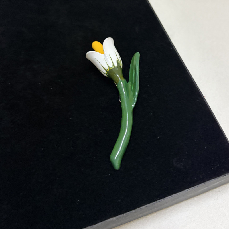 European and American vintage niche enamel oil-drip three-dimensional lily of the valley flower brooch, stylish and unique ring, bracelet, and necklace set
