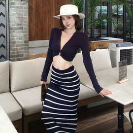 法式性感辣妹深V纯欲镂空长袖分体高级感条纹裙款海岛度假泳衣女