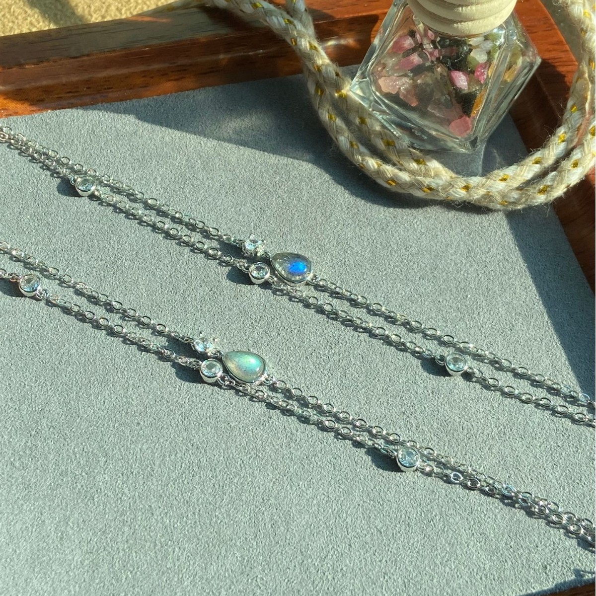 Natural Gray Moonlight Bracelet, Simple and Versatile, High-End, Good Quality and Good Lightness