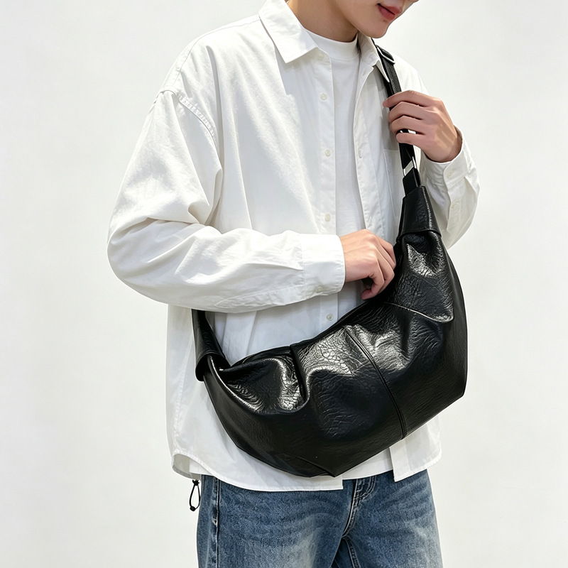 Vintage pleated dumpling bag, large-capacity moon bag with knotted shoulder strap, single-shoulder crossbody bag, oil-waxed PU women's bag