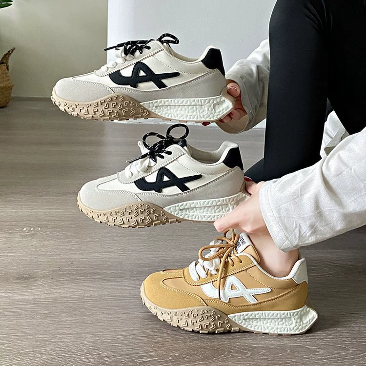 Весна, лето, осень и зима 2025: новые женские туфли, кроссовки, студенческая обувь, белые туфли, туфли с низким вырезом и круглым носком с лентами.