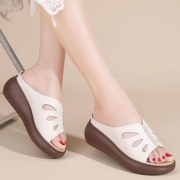 Mother Slippers Women's 2025 Summer New Mid-heel Outer Wear Hollow-out Women's Slippers Middle-aged Women's Wedge Slippers
