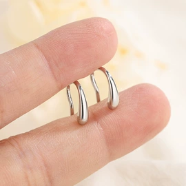 耳钉;耳环;耳坠