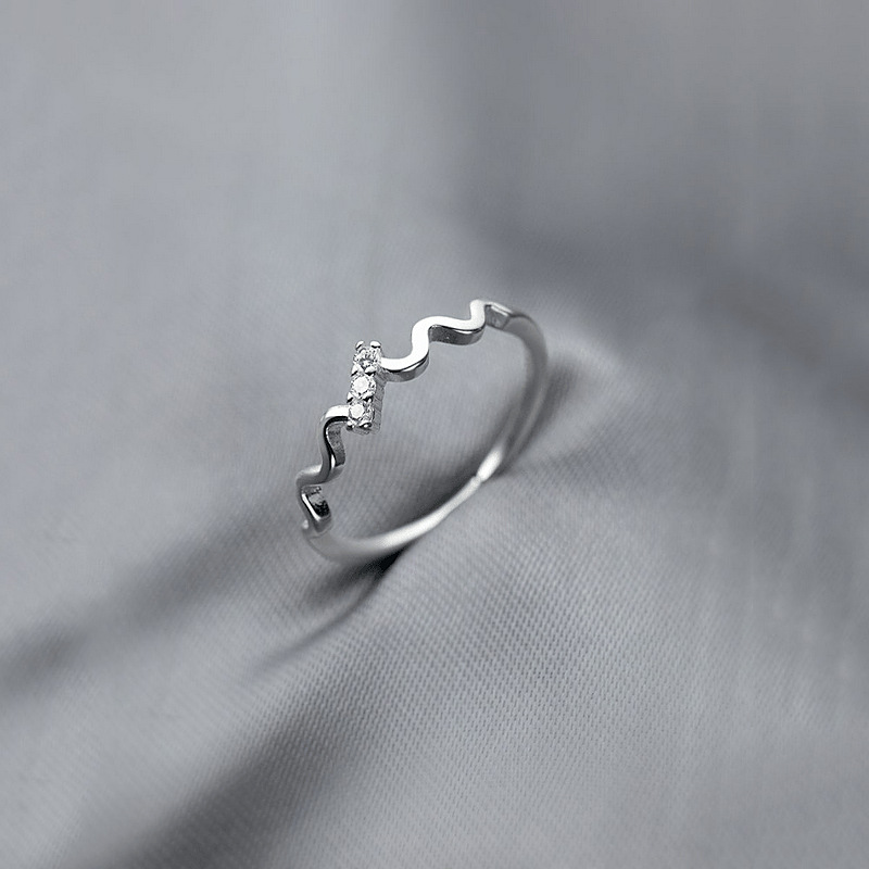 Diamond-studded Wave Fashionable, Light Luxury, Simple Design, Curved Line Knuckle Open-ended Tail Ring, Unique Style_voghion.com