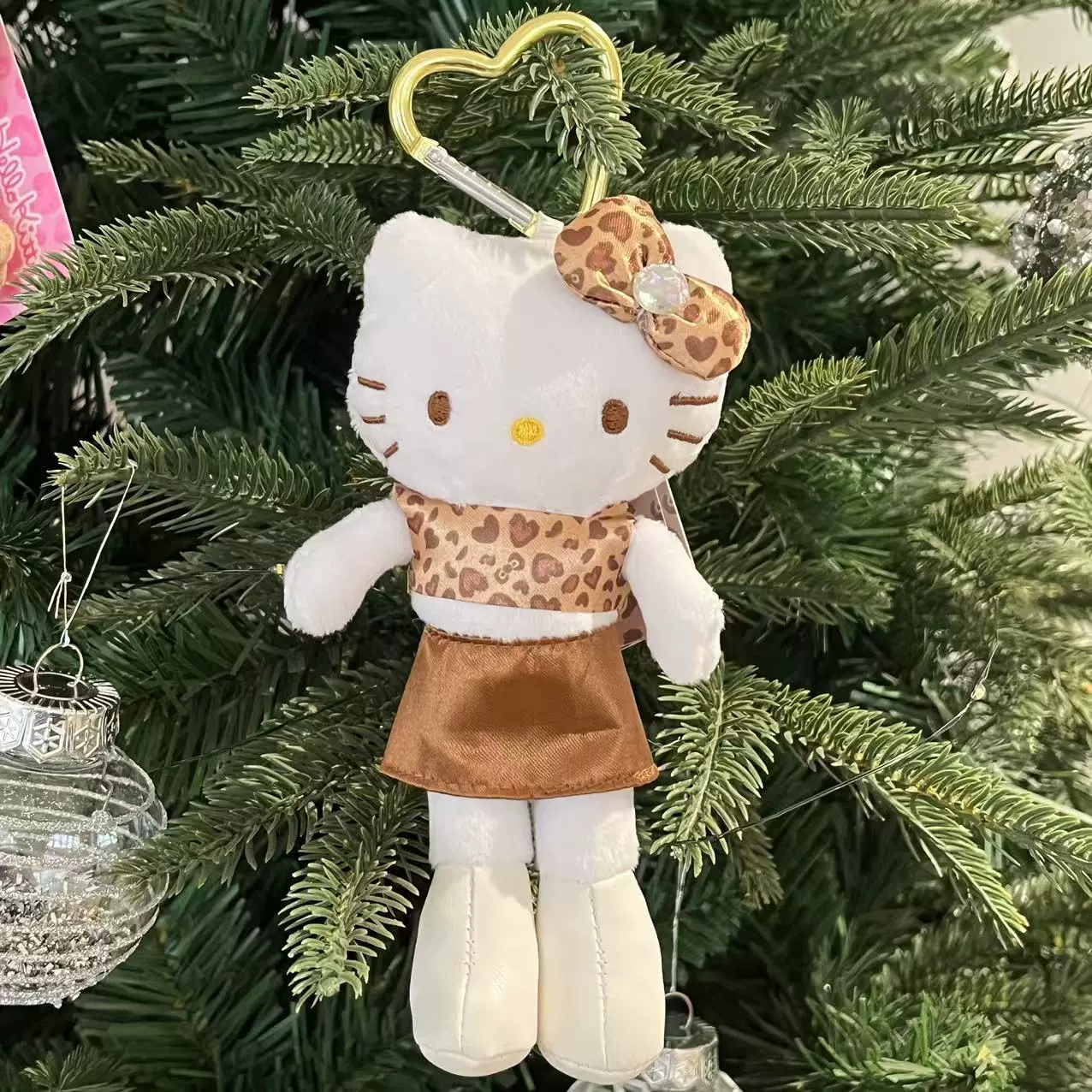 Плюшевый брелок с котенком Kitty, стили платья леопард или купальника, длинный помпон хвоста, 0.04 кг