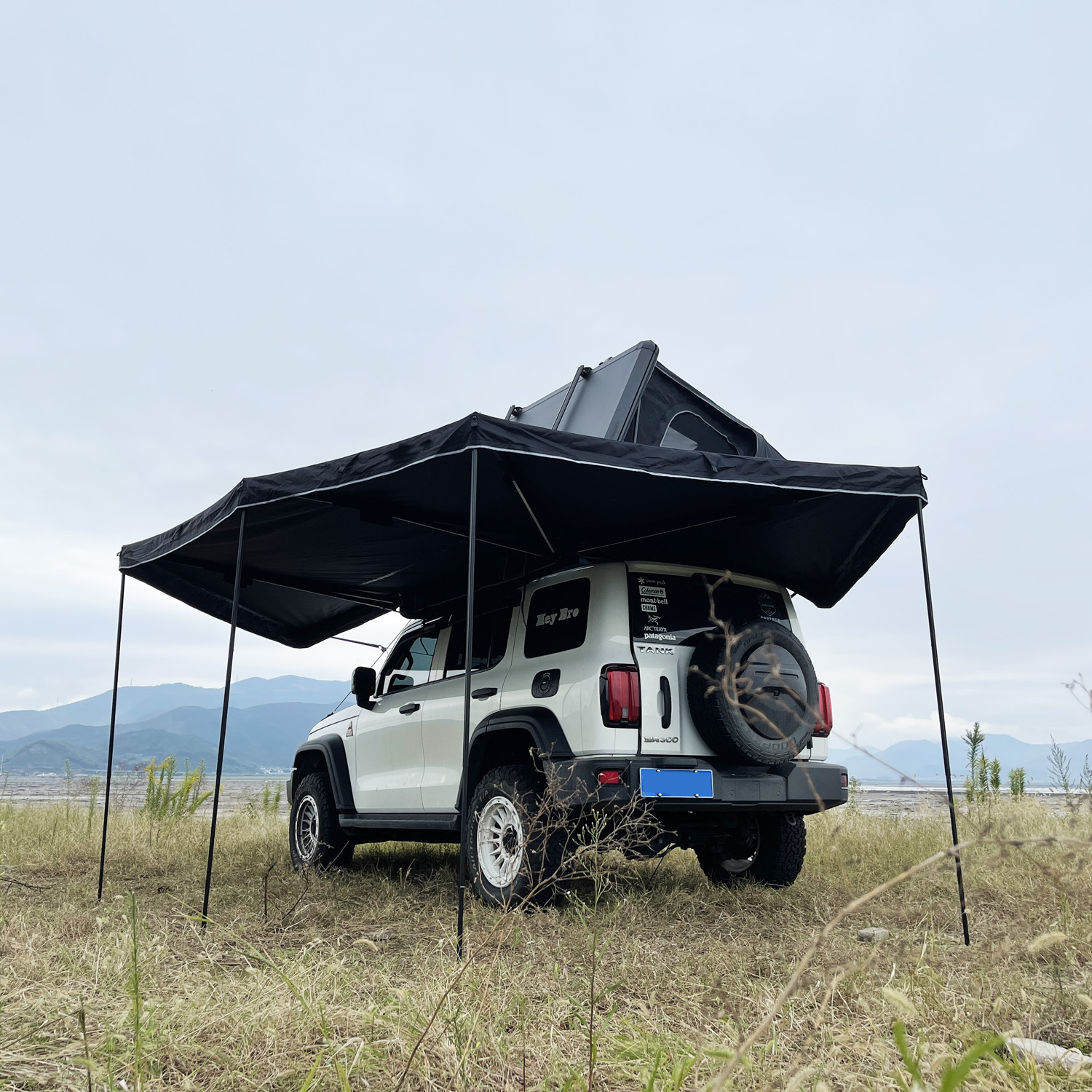 Versión expandida de 360 grados sin hueso en forma de ventilador carpa de techo con lámpara para automóviles sombrilla de lluvia plegable para viajes autónomos