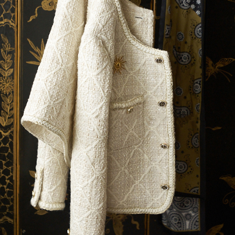 Spot factory wholesale famous temperament upper body C Beauty Q luxury J to rhombus woven hidden flash tweed short coat