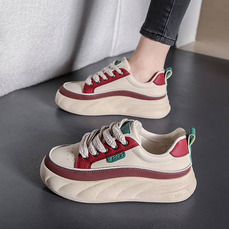 Sports sneakers platform with hidden heel for leisure
