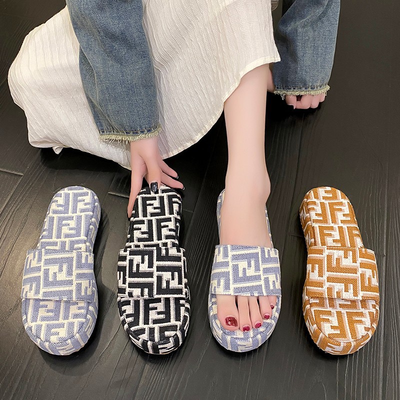 One-word slippers with fashion letters f...