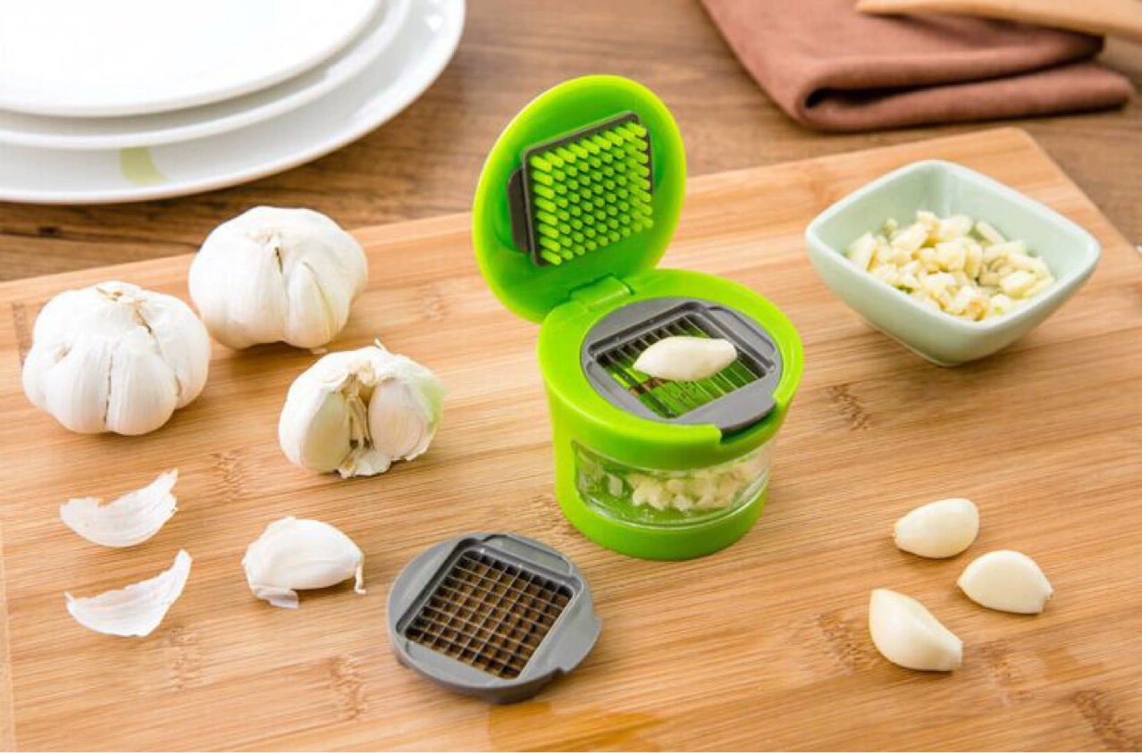 Mini garlic masher, garlic press, 2in1 garlic press, seasoning, mini garlic smashing, labor-saving garlic smashing artifact, peeling garlic