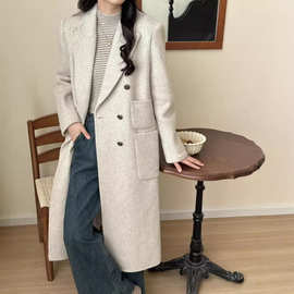 2025新款赫本风西装领双面羊毛大衣女双排扣过膝加长款显瘦羊毛外