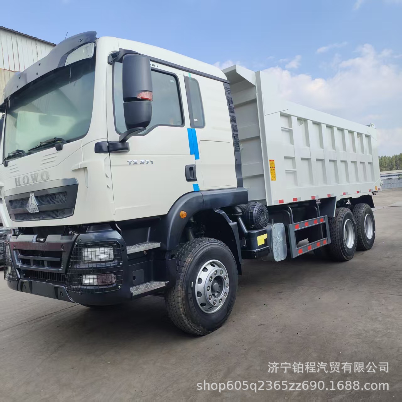 Export to Africa for cross-border sales of used HOWO dump trucks, heavy-duty dump trucks, with left and right steering options available