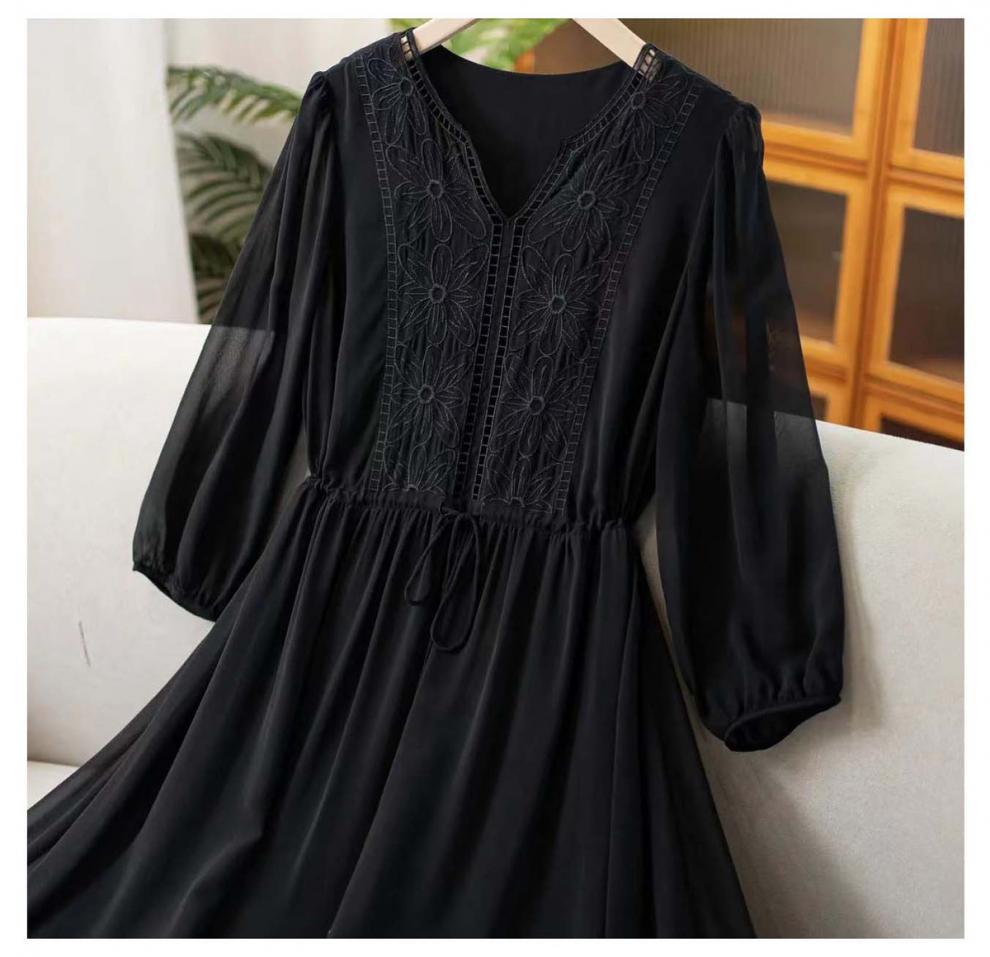 Elegant White Embroidered Chiffon Dress Loose Holiday Long Skirt V-neck Polyester Fabric A-line Silhouette New Style display picture 12