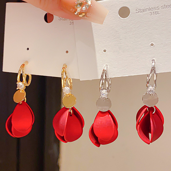 Acrylic retro fashionable small earrings with zircon
