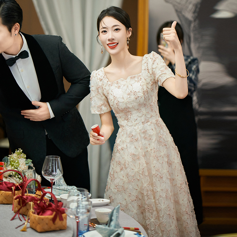 Square Neck Lace Toast Dress for Brides, Petite Engagement Dress, Can Be Worn as a Homecoming Dress, Women's Short-Sleeved Winter Dress