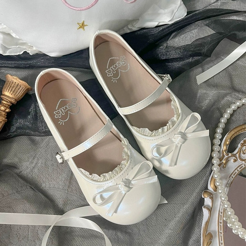 Gentle and versatile small leather shoes with a chunky heel for women,  spring and autumn new collection, shallow mouth round head French Mary Jane shoes