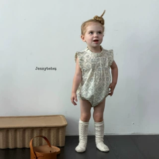 婴幼儿夏季衣服2027新款女宝宝复古碎花连体衣三角哈衣花边包屁衣