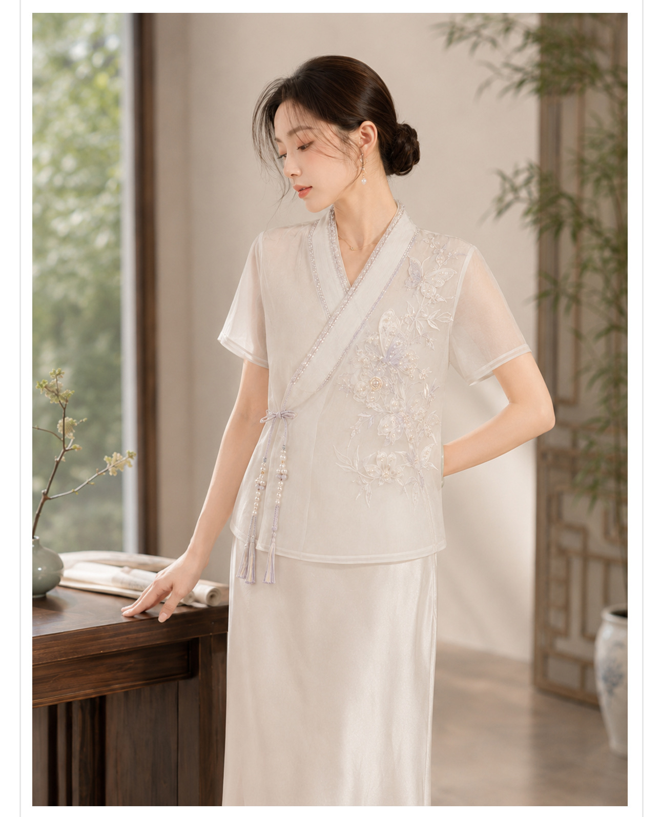 Áo sơ mi nữ cổ chữ V thêu túi, tua nút — màu mơ chi tiết 10
