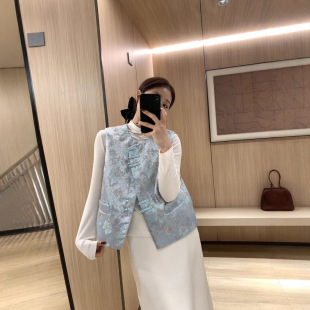[Wang Yike] 24 Winter Italian New Chinese Style Retro Crewneck Mulberry Silk Silver Bottom Blue Embroidered Horse Clip