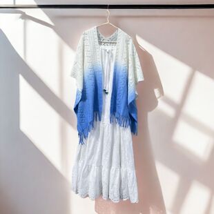 Factory direct Yunnan Dali tie-dye ethnic style gradient blue multi-functional warm sunscreen cape scarf