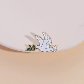 胸针;项链;耳坠