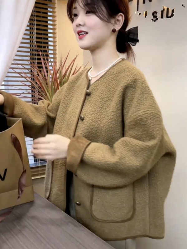 韩系小香风短款外套女2025春秋新款时尚休闲百搭皮毛一体上衣百搭|undefined