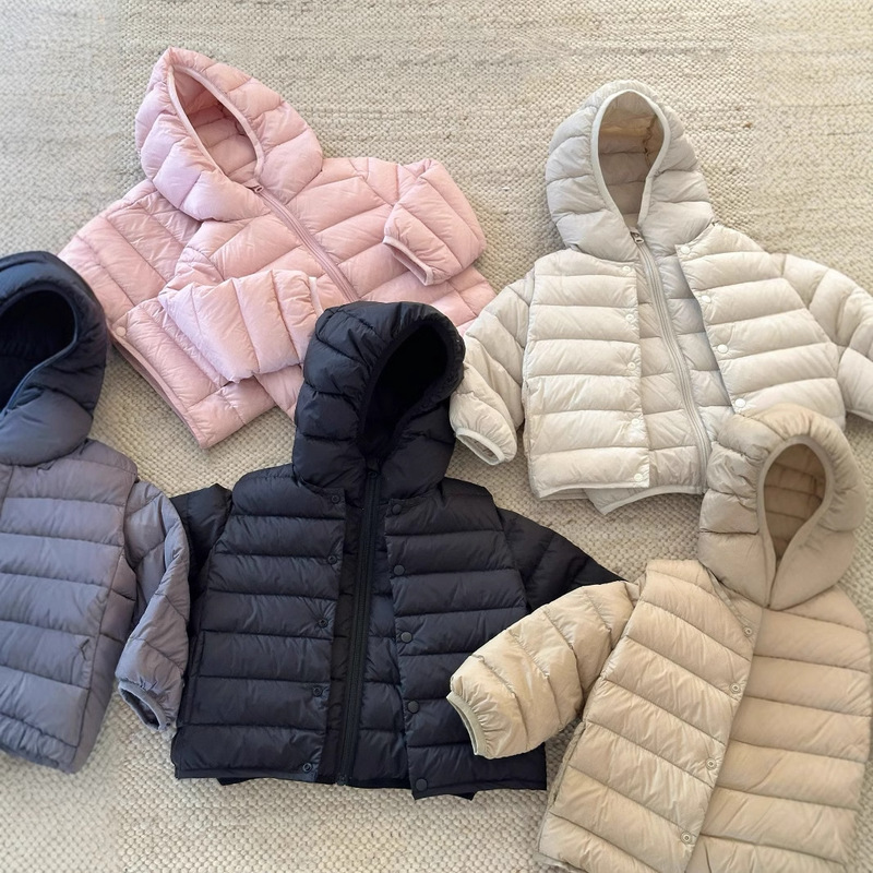 U family with new children's 90 white duck down peace of mind down jacket for boys and girls light long sleeve hooded coat