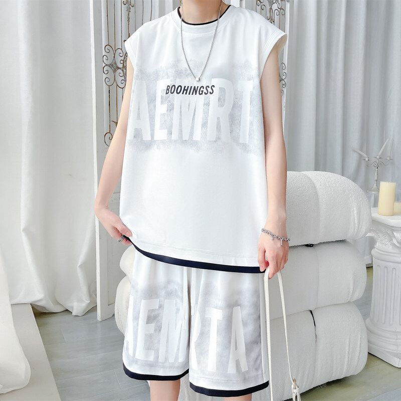 Sportliches Set aus Eisseidenweste für Herren im Sommer, trendige Basketballweste im amerikanischen Stil, T-Shirt und lässige Shorts_voghion.com