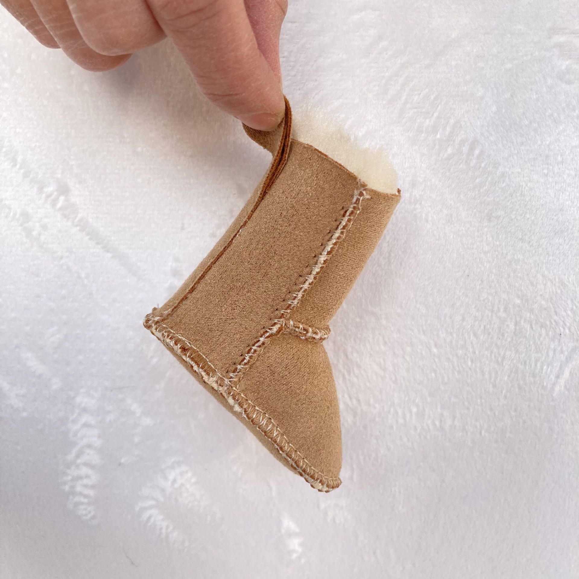 Simulated Wool One-Piece Mini Shoes, Doll Shoes, Mobile Phone Chain, Couple Keychain, Bag Pendant, Small Boots