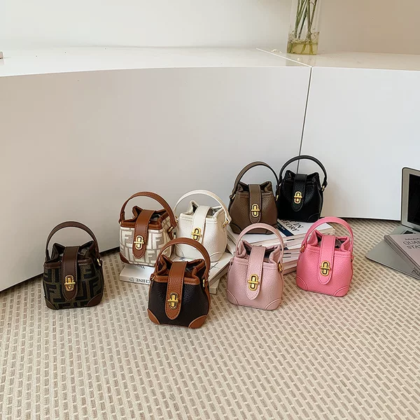 Cross-Border Lettered Mini Kelly Handbag, Niche Commuter Luxury Monogram Shoulder Bag, Stylish Versatile Children's Crossbody Bag